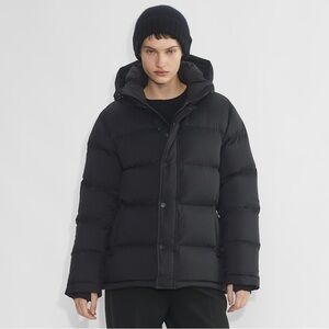 Aritzia Mid Length Super Puff cliMATTE black size M.